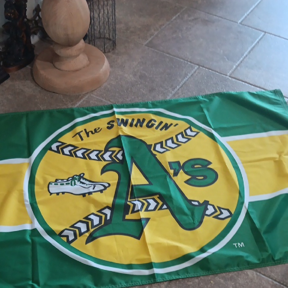 Wincraft Green and Gold Sports Banner